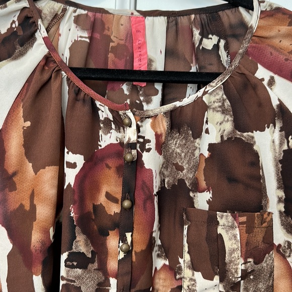 🍁Fall Finds🍂 
Eight Sixty pattern blouse - Picture 4 of 6